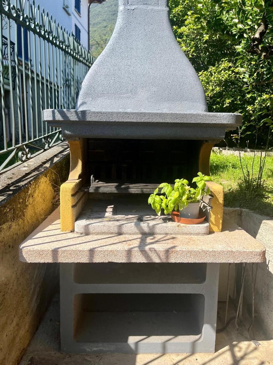 Casa Gialla Gera Lario Ngoại thất bức ảnh