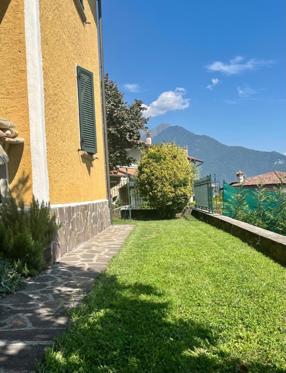 Casa Gialla Gera Lario Ngoại thất bức ảnh