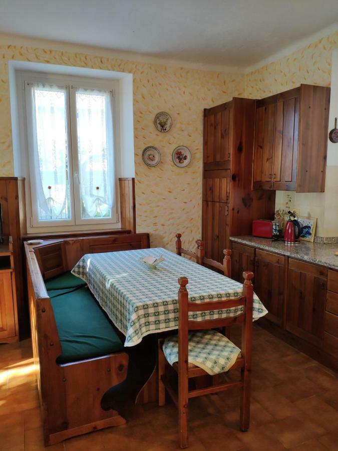 Casa Gialla Gera Lario Ngoại thất bức ảnh